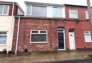 TO LET: 3 Bedroom Mid Terraced House